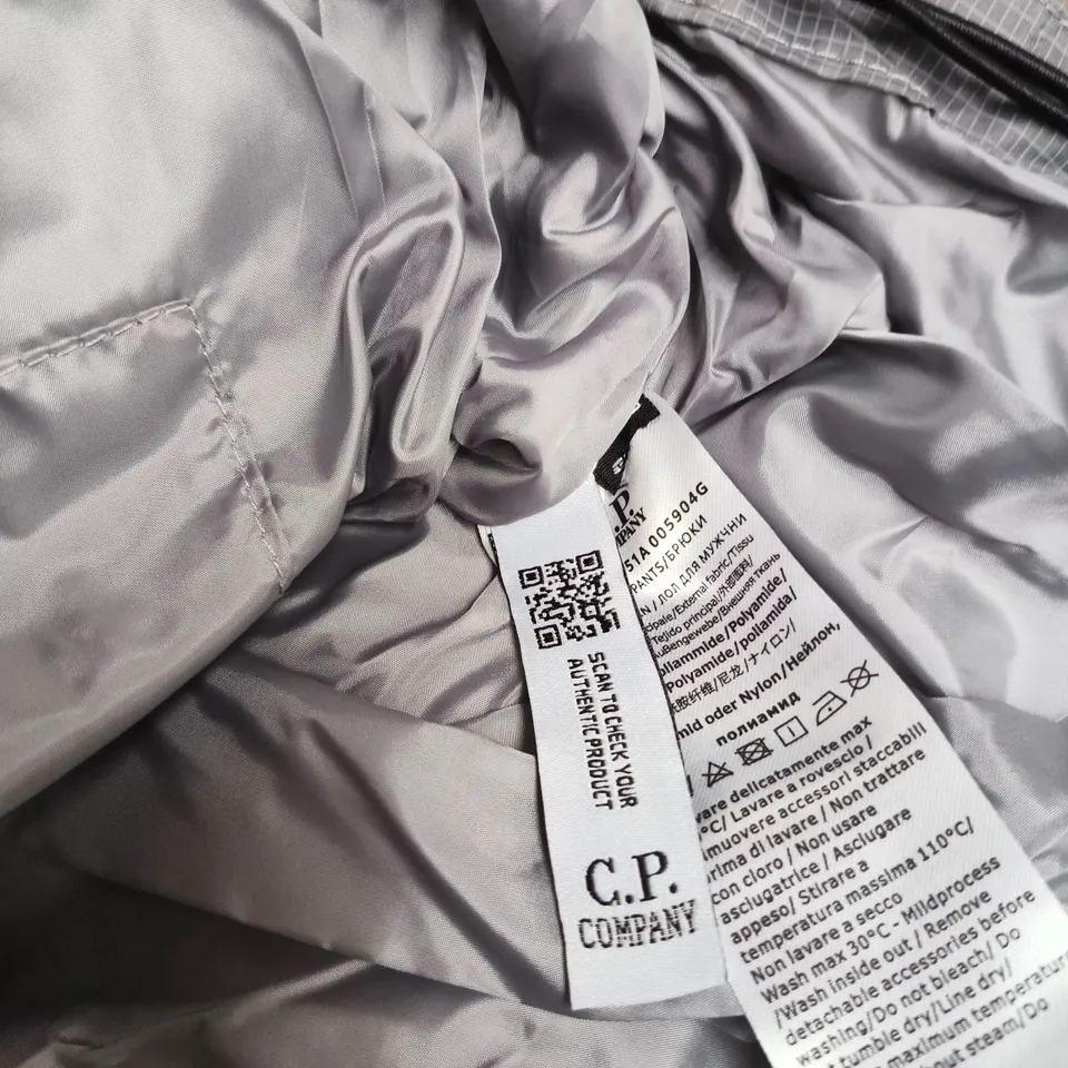 C.P. COMPANY GOGGLE HOODED DOWN JACKET – GREY - LARGE 