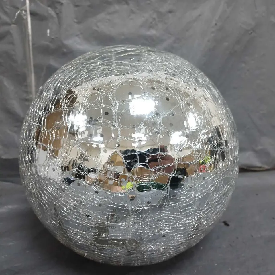 20CM BATTERY OPERATED LIT CRACKLE EFFECT BALL  RRP £21.99