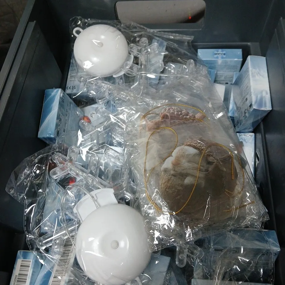 APPROXIMATELY 20 ASSORTED HOUSEHOLD ITEMS INCLUDING ECOVER DISHWASHER TABLETS , FURNITURE SALVE AND GOLD LABEL DUBBIN 