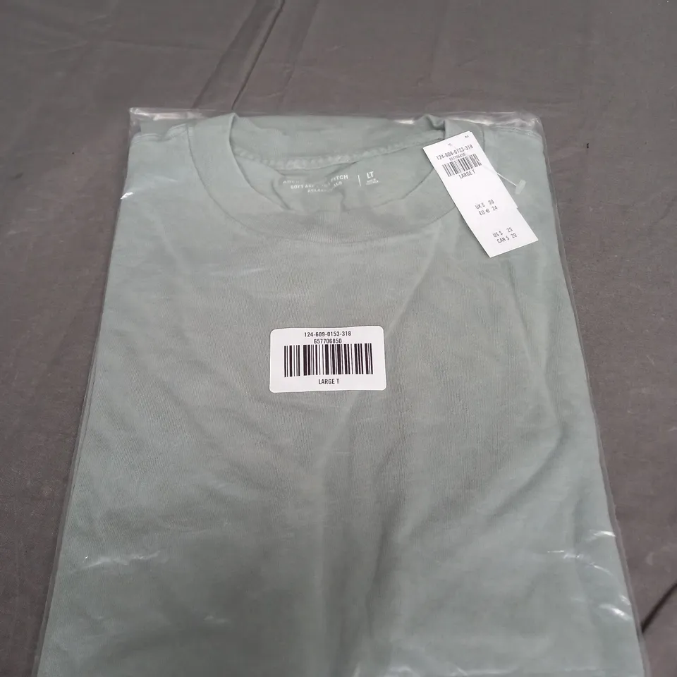 BAGGED ABERCROMBIE AND FITCH CASUAL T-SHIRT SIZE L