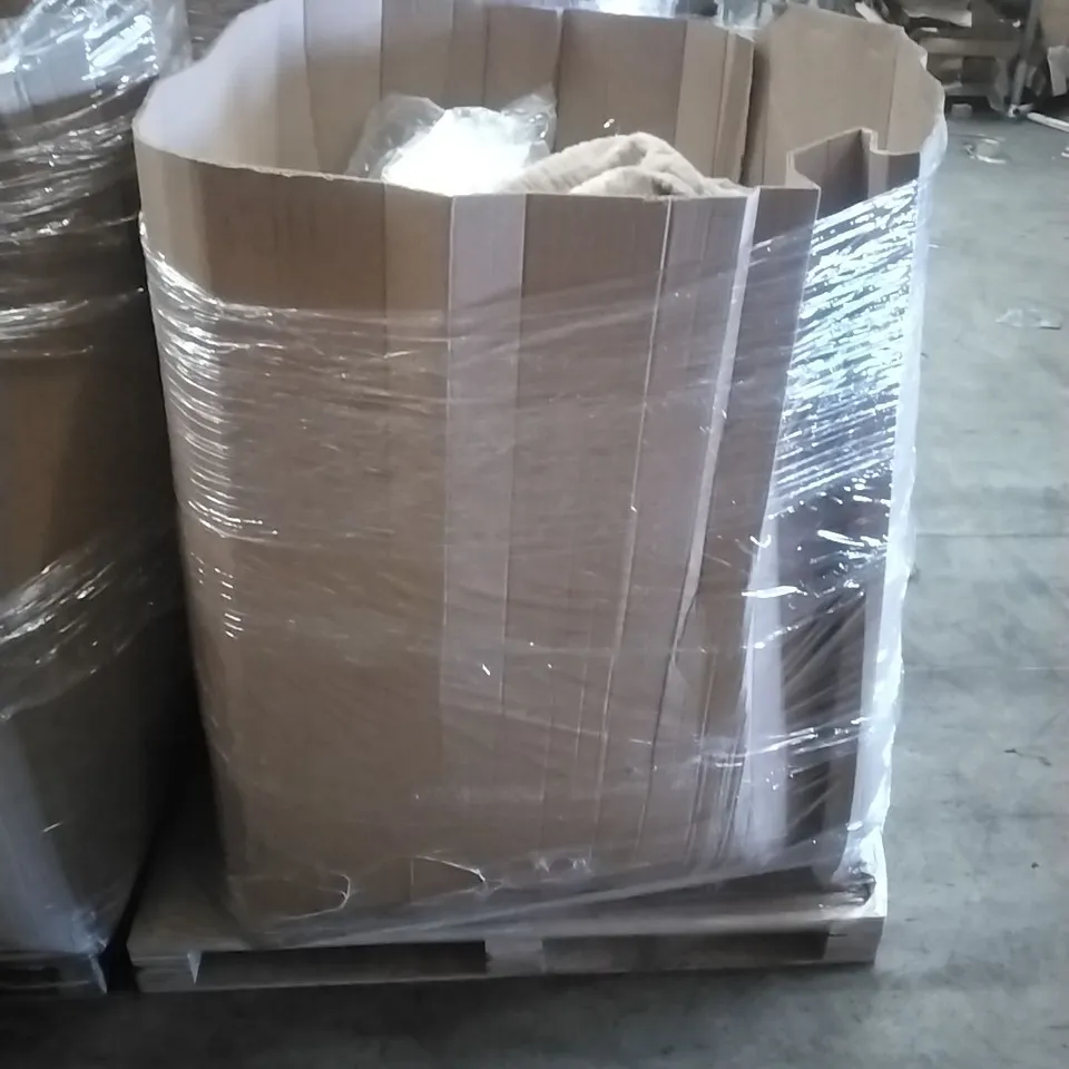 A PALLET CONTAINING APPROXIMATELY 80 BRAND NEW DESIGNER WOMEN'S CLOTHES WHICH INCLUDE; JD WILLIAMS VARIOUS STYLES OF COATS, BLAZERS ETC