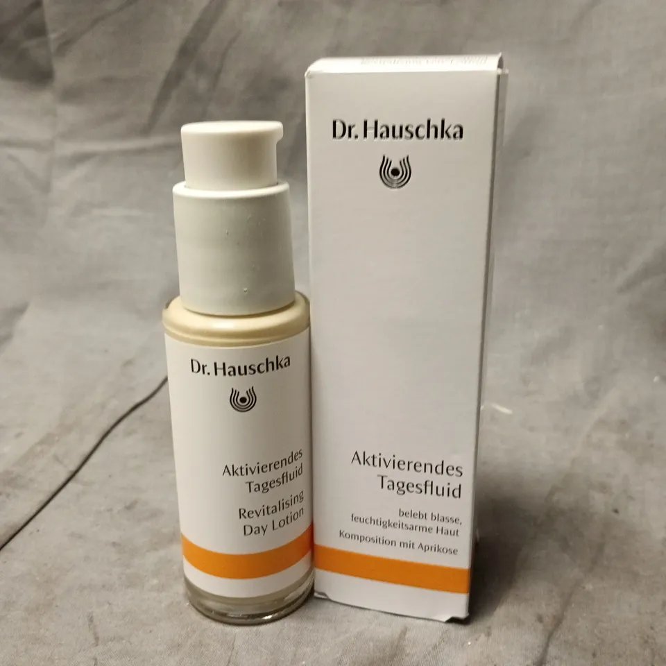 BOXED DR HAUSCHKA REVITALISING DAY LOTION (50ML)