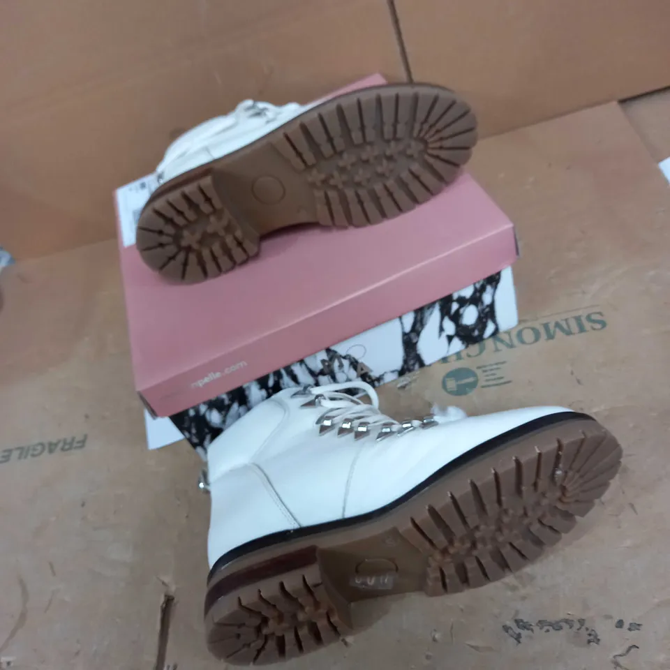MODA IN PELLE CHIKKARA HIKER BOOTS WHITE LEATHER UK 6