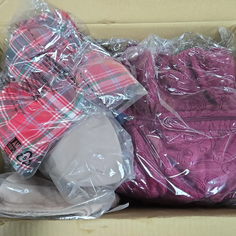APPROXIMATELY 12 ASSORTED CLOTHING ITEMS IN VARIOUS COLOURS, SIZES, AND STYLES TO INCLUDE BRANDS SUCH AS SLENDERELLA, CYBERJAMMIES, GUY DE FRANCE, ETC