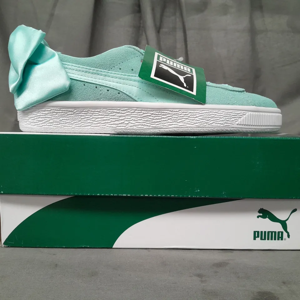 BOXED PAIR OF PUMA SUEDE BOW WOMENS SHOES IN ISLAND PARADISE UK SIZE 3.5