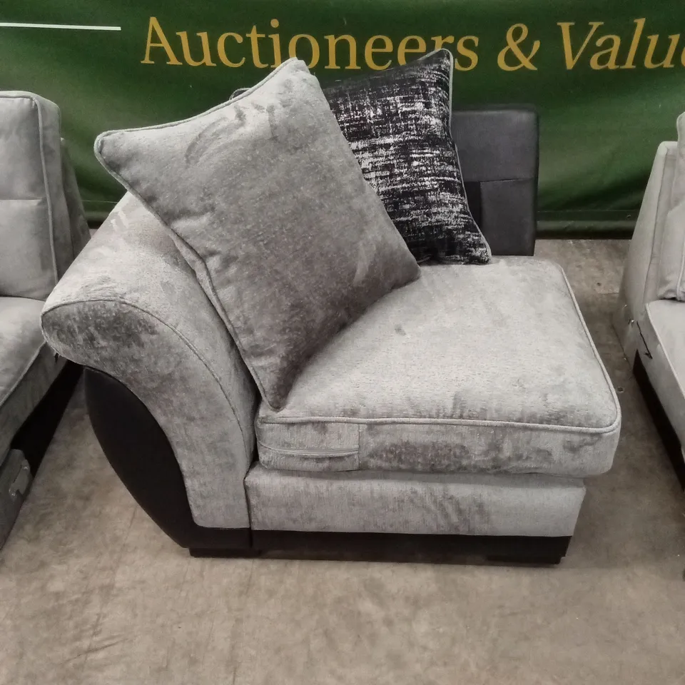 5 x ASSORTED DESIGNER SOFA PIECES