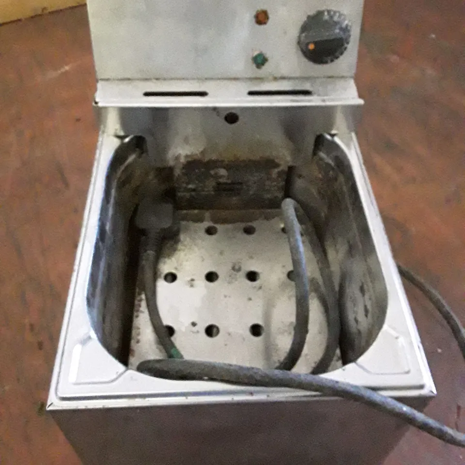 LINCAT IP21B COUNTER TOP FRYER