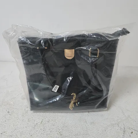 dark green handbag with gold-tone hardware and chain detail 