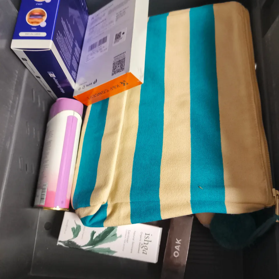 APPROXIMATEY 20 ASSORTED HEALTH AND BEAUTY PRODUCTS TO INCLUDE - SCULPTED HYDRATING SERUM - KIKO 3D HYDRA GLOSS - SUDOCREM - ETC