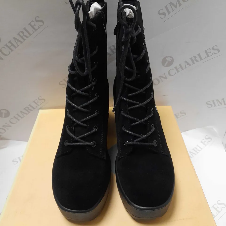 KOI ASTRO STAR & MOON CHUNKY BLACK SUEDE/SILVER BOOTS - SIZE 5