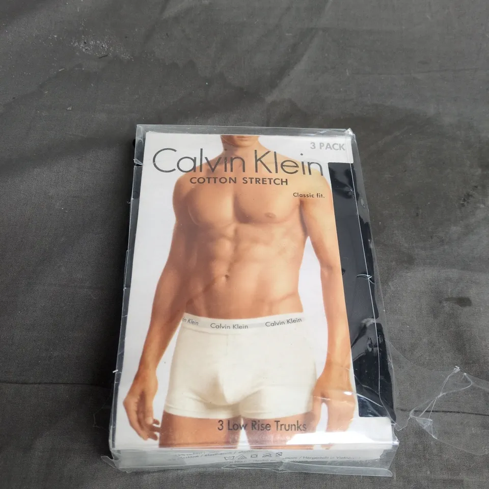 CALVIN KLEIN COTTON STRETCH LOW RISE TRUNKS – 3 PACK - SIZE M 