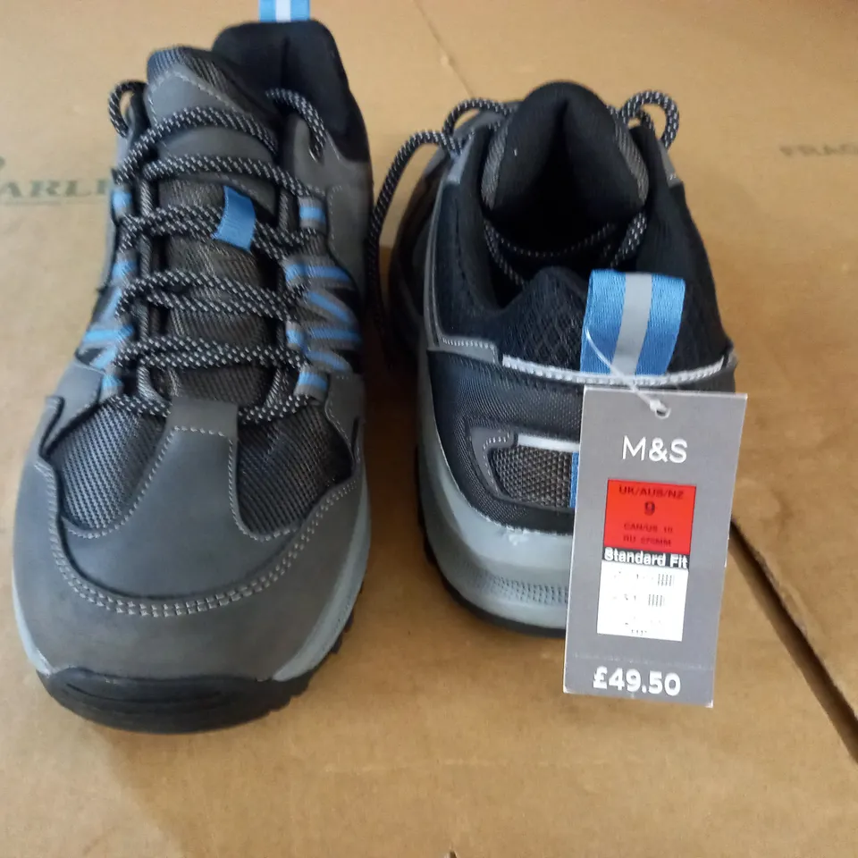 M&S EXPLORE STANDARD FIT TRAINERS - UK 9