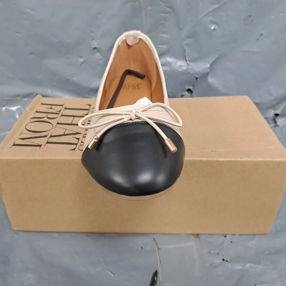 BOXED PAIR OF WHERE'S THAT FROM SLIP-ON SHOES IN NUDE/BLACK SIZE UK 4