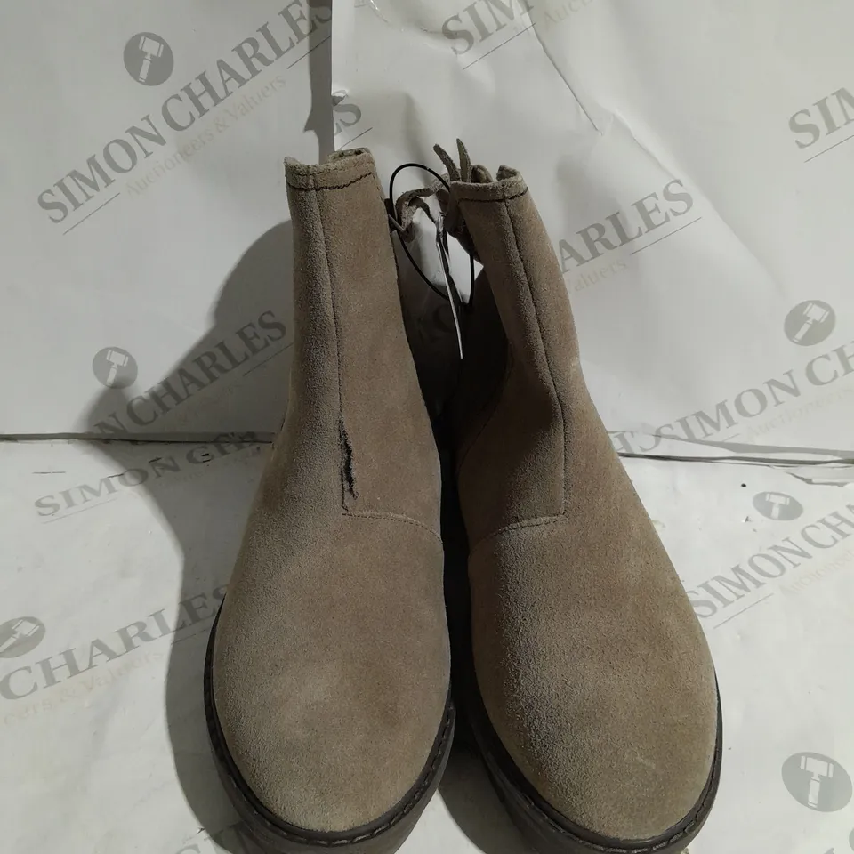 PAIR OF COLLECTION BY CLARKS AIRABELL MOVE SUEDE BOOTS IN PEBBLE COLOUR SIZE 6