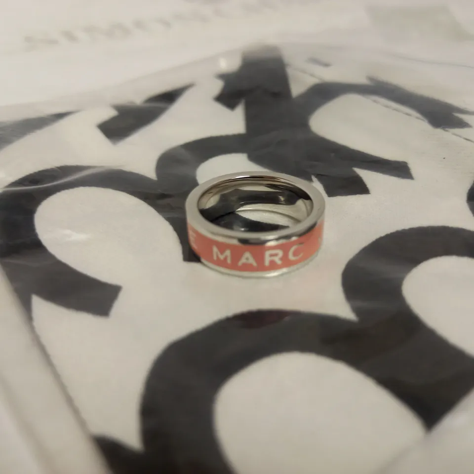 MARC JACOBS-STYLE MEDALLION RING SIZE 7