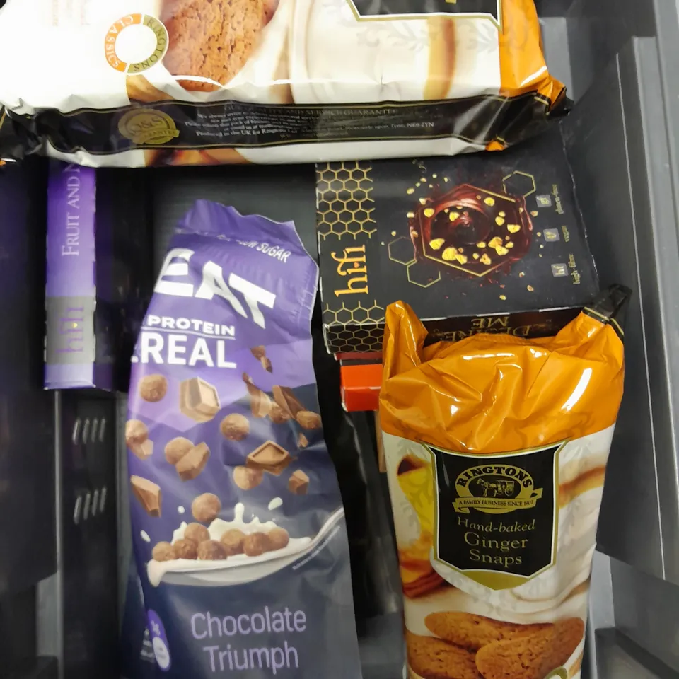 APPROXIMATELY 15 ASSORTED FOOD/DRINK PRODUCTS TO INCLUDE ELEAT CEREAL, PORTER HILL TEA, PAEDIASURE SHAKE ETC
