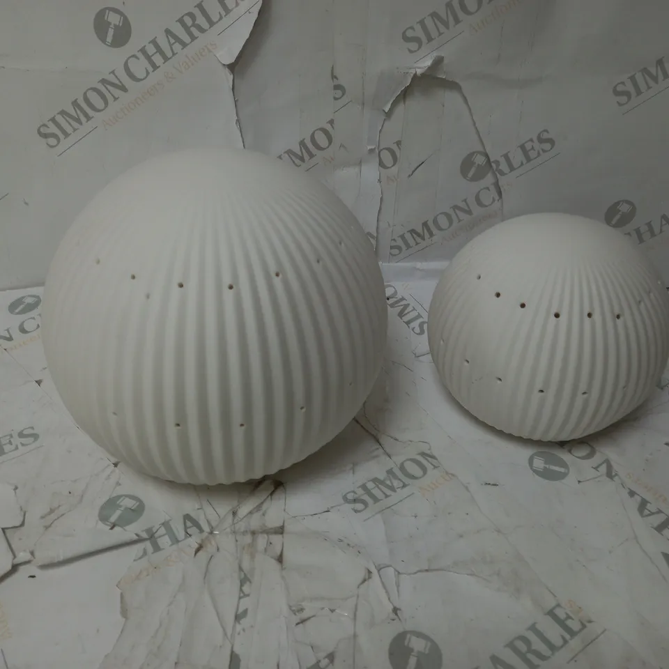 KELLY HOPPEN SET OF 2 LARGE CERAMIC LIGHT UP ORNAMENTS