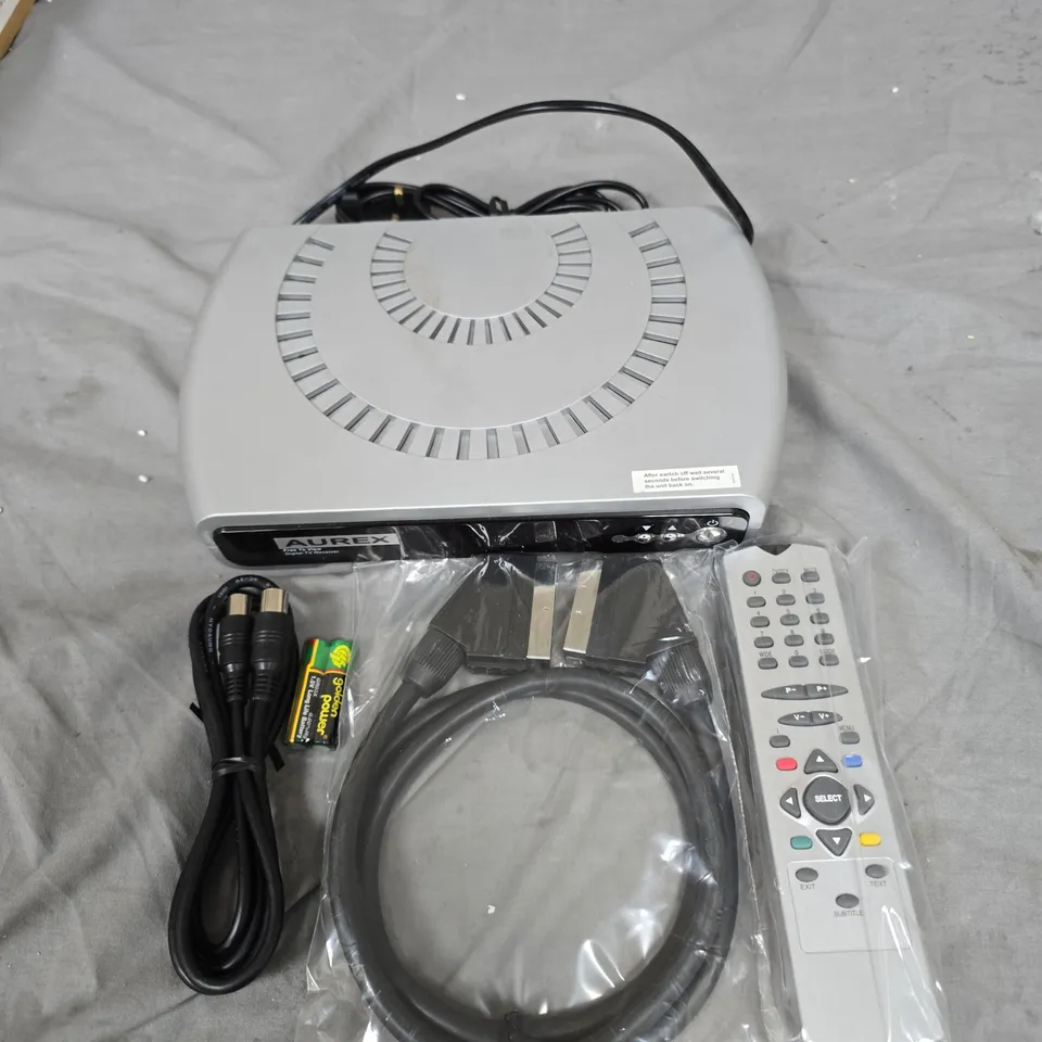 AUREX A2GSTB SET TOP BOX WITH ACCESSORIES