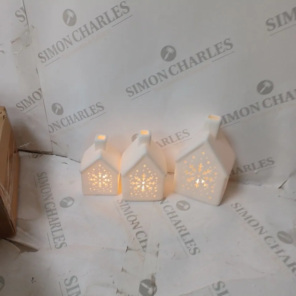 BOXED SET OF 3 PRE LIT PORCELAIN HOUSES 