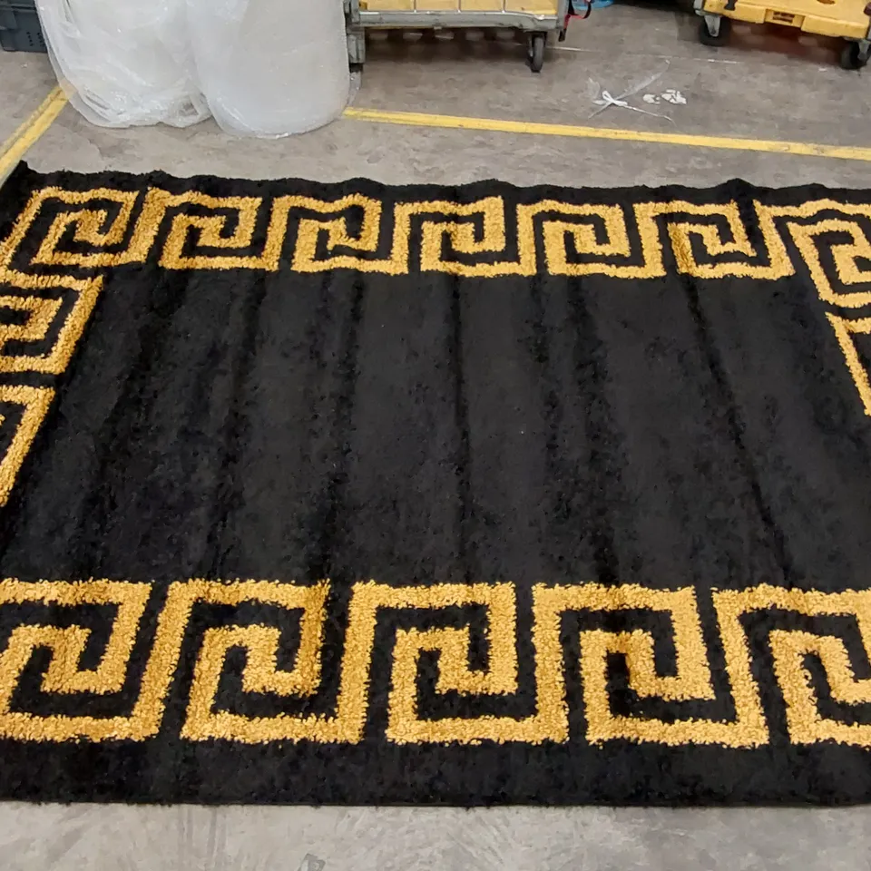 FOUST SHAGGY BLACK/GOLD AREA RUG // 200 X 290CM