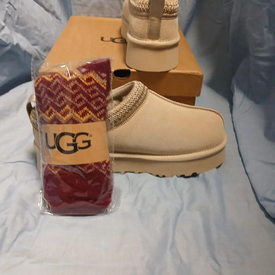 UGG WOMEN’S SLIP-ON SUEDE MOCCASIN SLIPPERS – BEIGE, UK 10 (US 12 / EU 43) WITH BOX & SOCKS