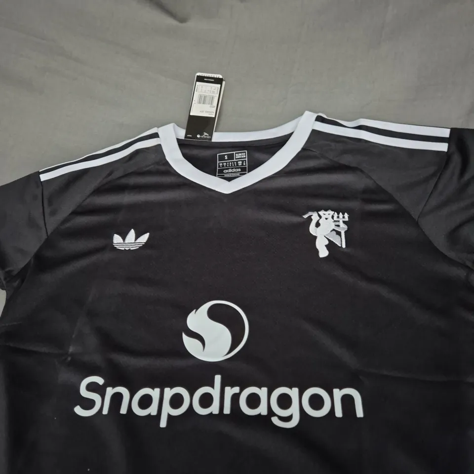 MANCHESTER UNITED FC AWAY JERSEY SIZE SMALL