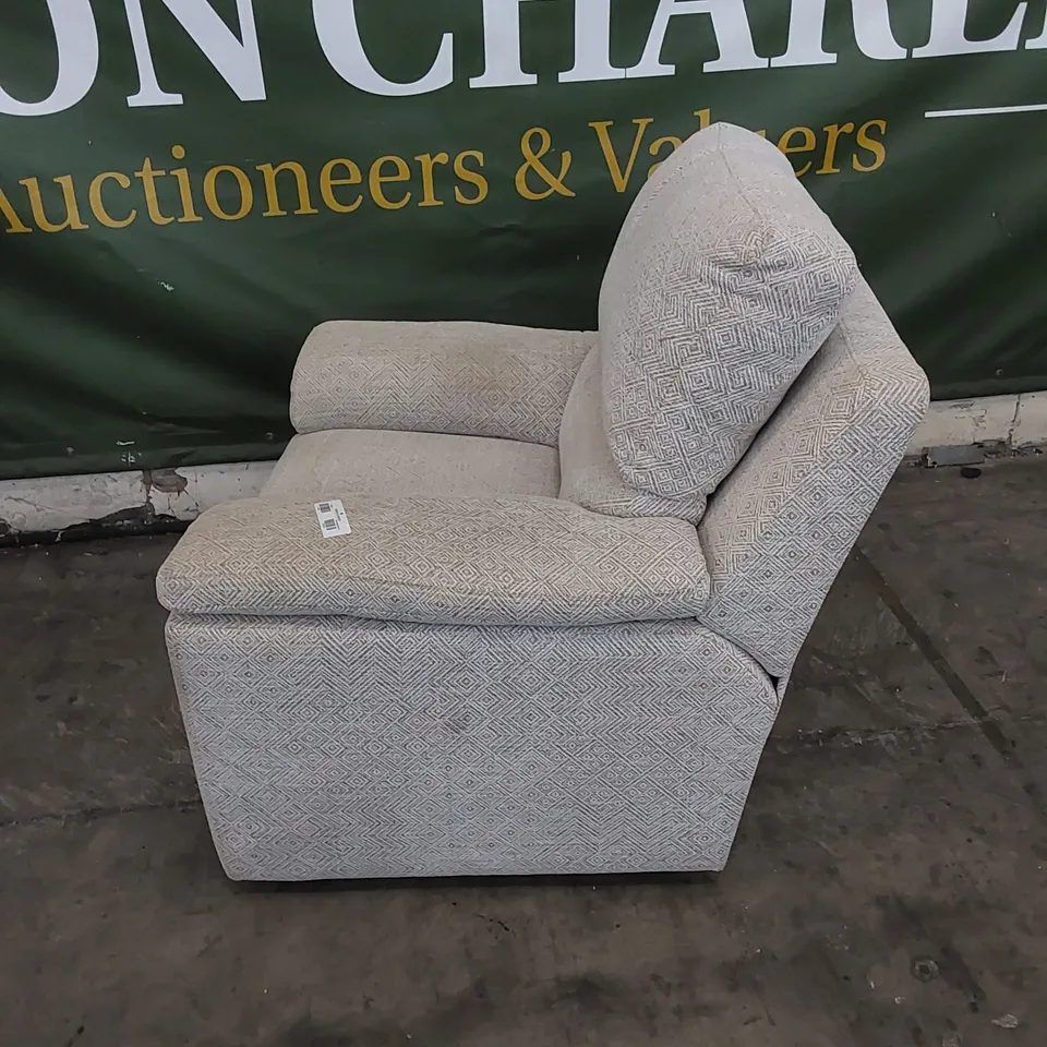 QUALITY G PLAN DESIGNER TAYLOR ARMCHAIR IN NEBULAR PEBBLE FABRIC