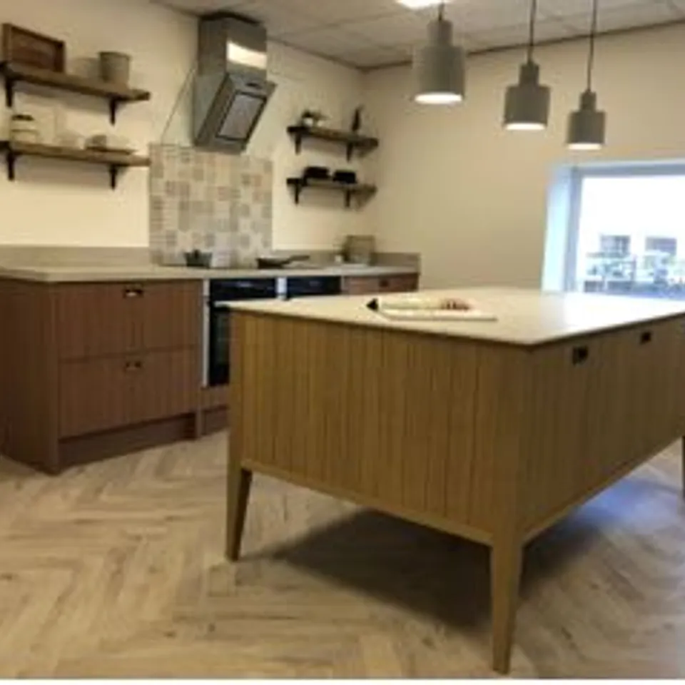 PALLETISED LOCHANNA TAVOLE EX DISPLAY KITCHEN 