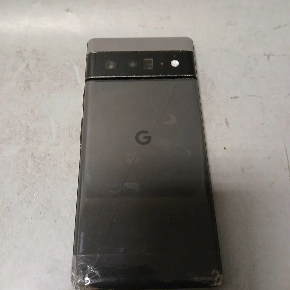 GOOGLE PIXLE MOBILE PHONE IN GREY