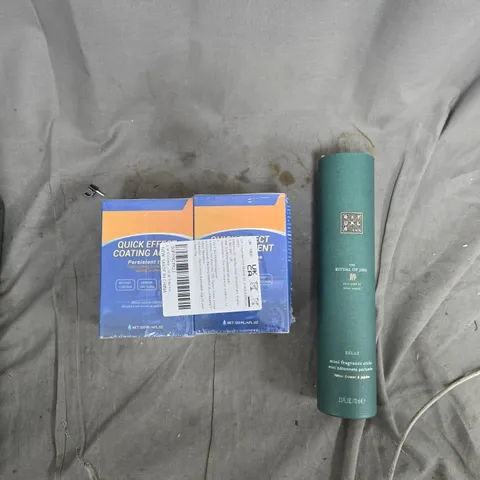 A TOTE OF ASSORTED ITEMS TO INCLUDE, RITUALS THE RITUAL OF JING MINI FRAGRANCE STICKS REED DIFFUSER (RELAX) – MIXED LOT