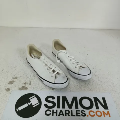 CONVERSE WHITE TRAINERS SIZE 7
