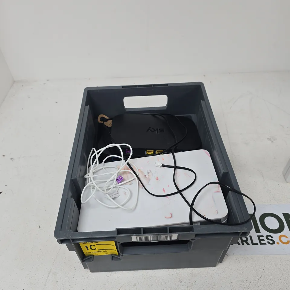 TOTE OF APPROXIMATELY 8 ASSORTED ITEMS TO INCLUDE: SKY ROUTER