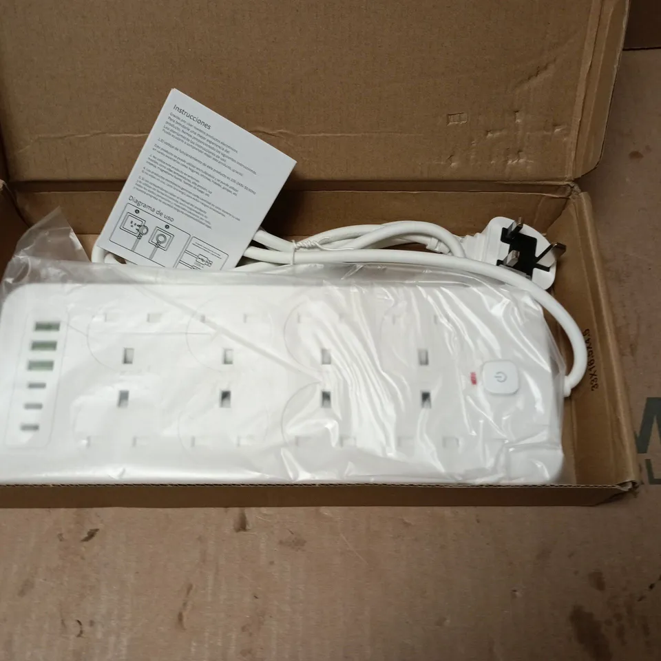 POWER STRIP WITH USB & SURGE PROTECTION – WHITE, BOXED