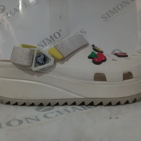 PAIR OF CROCS CLASSIC HIKER CLOGS IN WHITE UK SIZE M5/W6