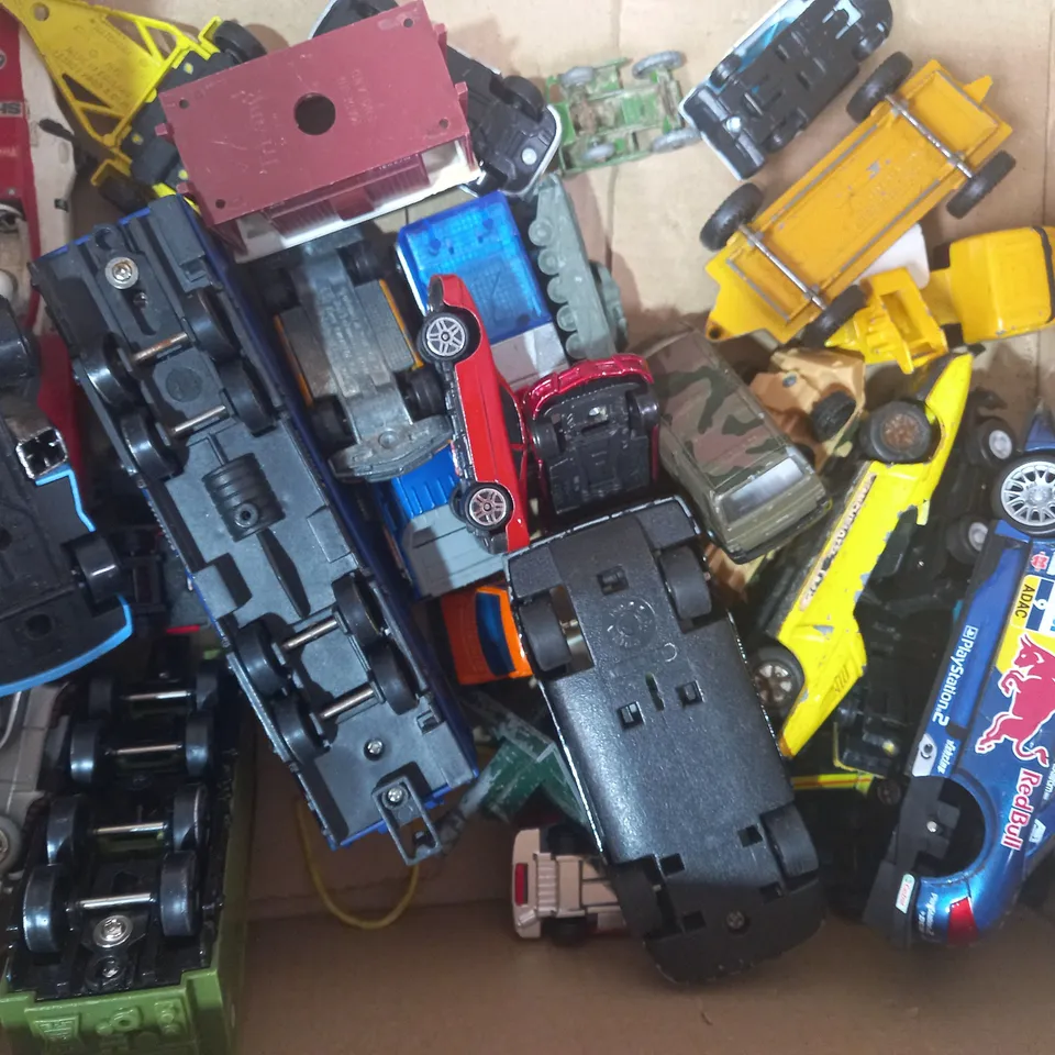 LOT OF ASSORTED TOY VEHICLES