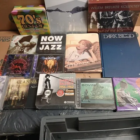 APPROXIMATELY 35 ASSORTED CD COLLECTION: JAZZ, POP & ROCK TITLES INCL. NOW THAT'S WHAT I CALL JAZZ & OUT OF THE BOX BOX SET