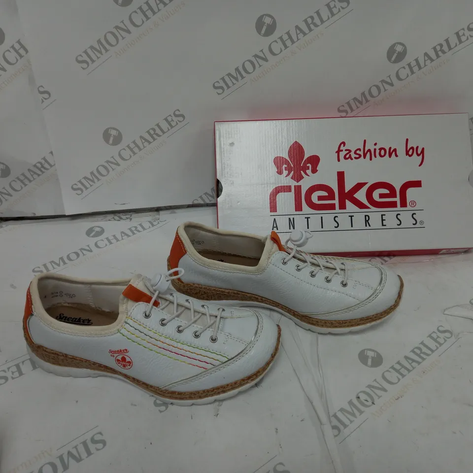 RIEKER ANTISTRESS TRAINER SIZE 6 IN WHITE 