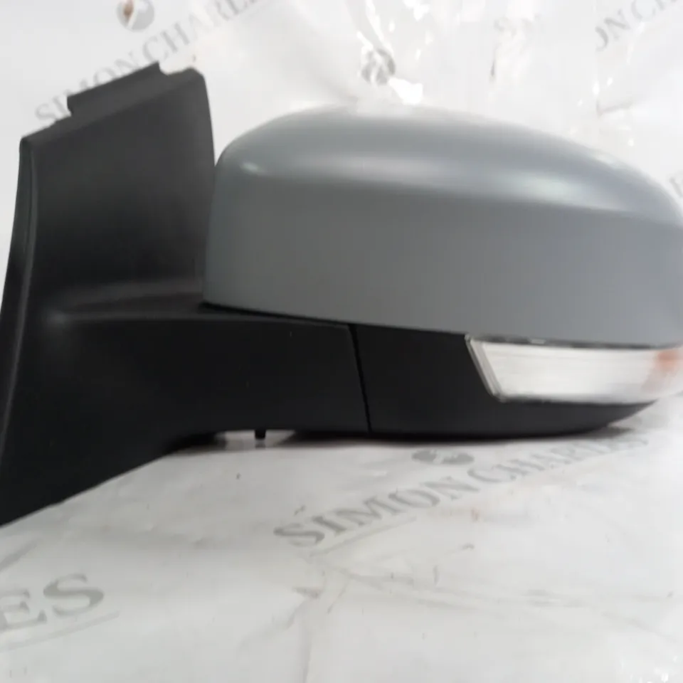 GREY WING MIRROR for unknow vehicle  