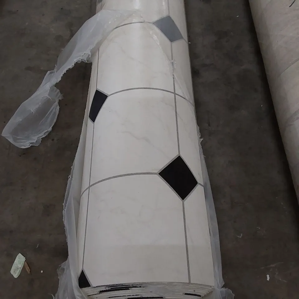 ROLL OF QUALITY FLOOR VIYNL // SIZE UNSPECIFIED 