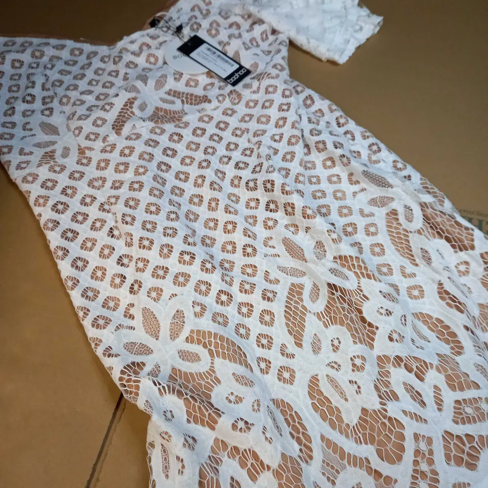 BOOHOO IVORY/CONTRAST LACE PEPLUM FRILL MIDID DRESS - SIZE 18