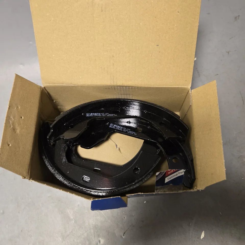 BOXED BOSCH BRAKE SHOES 