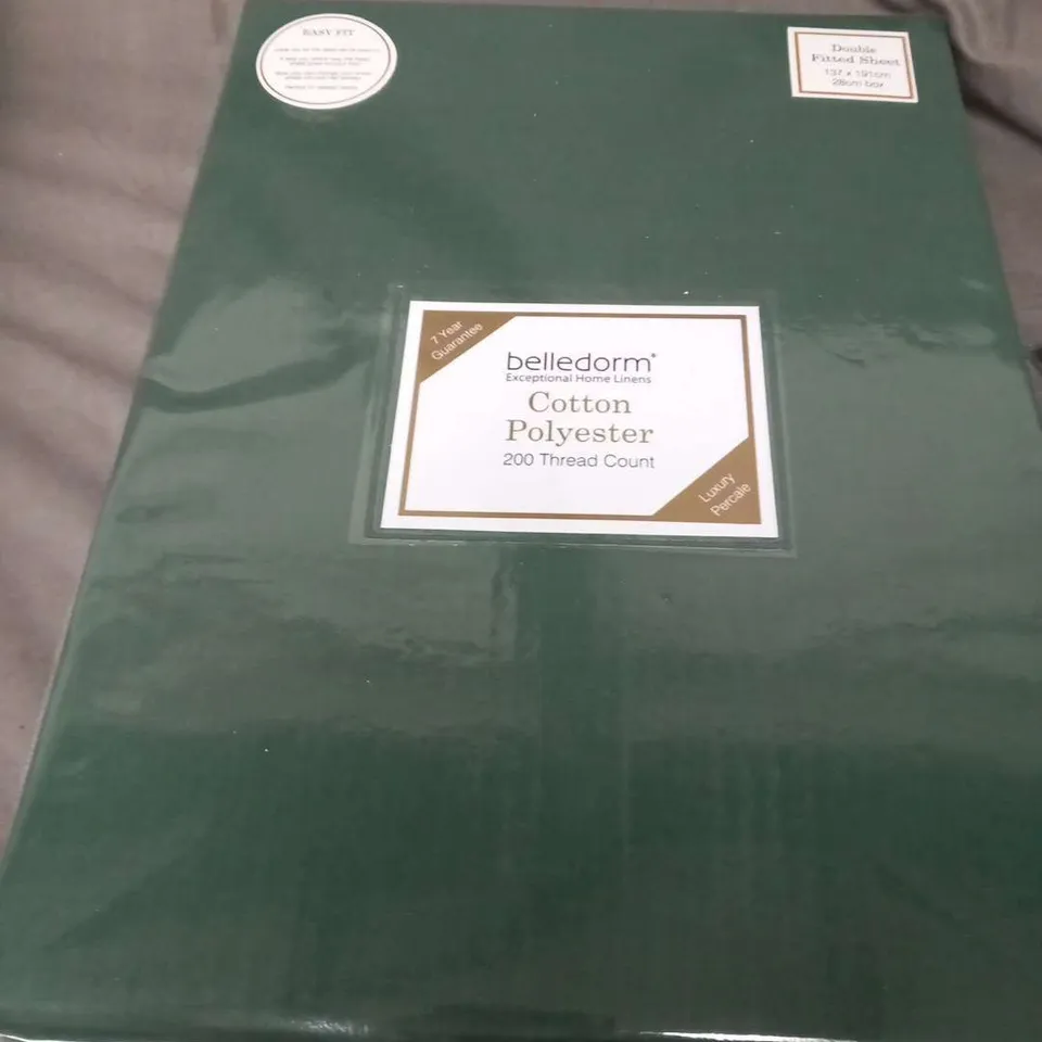 DOUBLE BED FULL BEDDING SET; THE LYNDON COMPANY TLC PALM DOUBLE DUVET SET GREEN, BELLEDORM DOUBLE FITTED SHEET, 2 BELLEDORM PILLOWCASES STANDARD AND CHRISTY ANTI ALLERGY MICROFIBRE PILLOW PROTECTOR PA