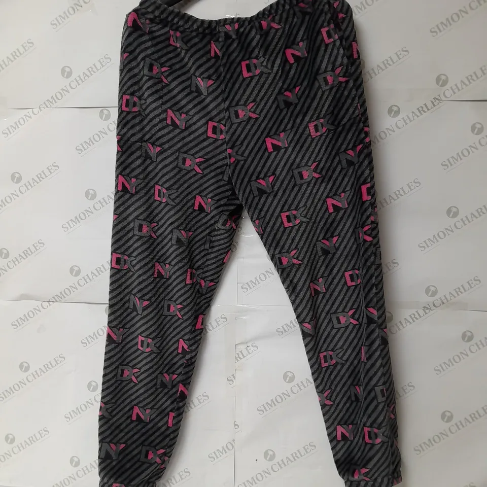 DKNY SOFT FLEECE HOODED LOUNGE SET IN BLACK AND PINK SIZE L