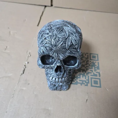 NEMESIS NOW SKULL SCULPTURE – HIGH LIFE, METALLIC SILVER FINISH