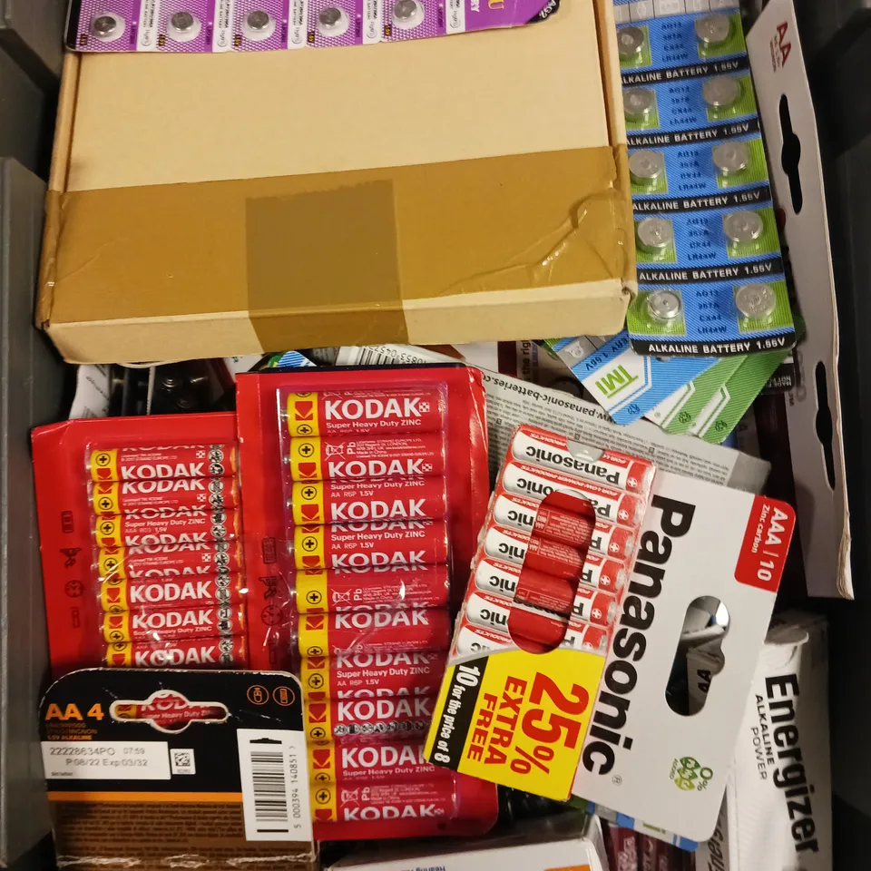 LARGE ASSORTMENT OF VARIOUS BATTERIES TO INCLUDE AA, AAA, 9V ETC 