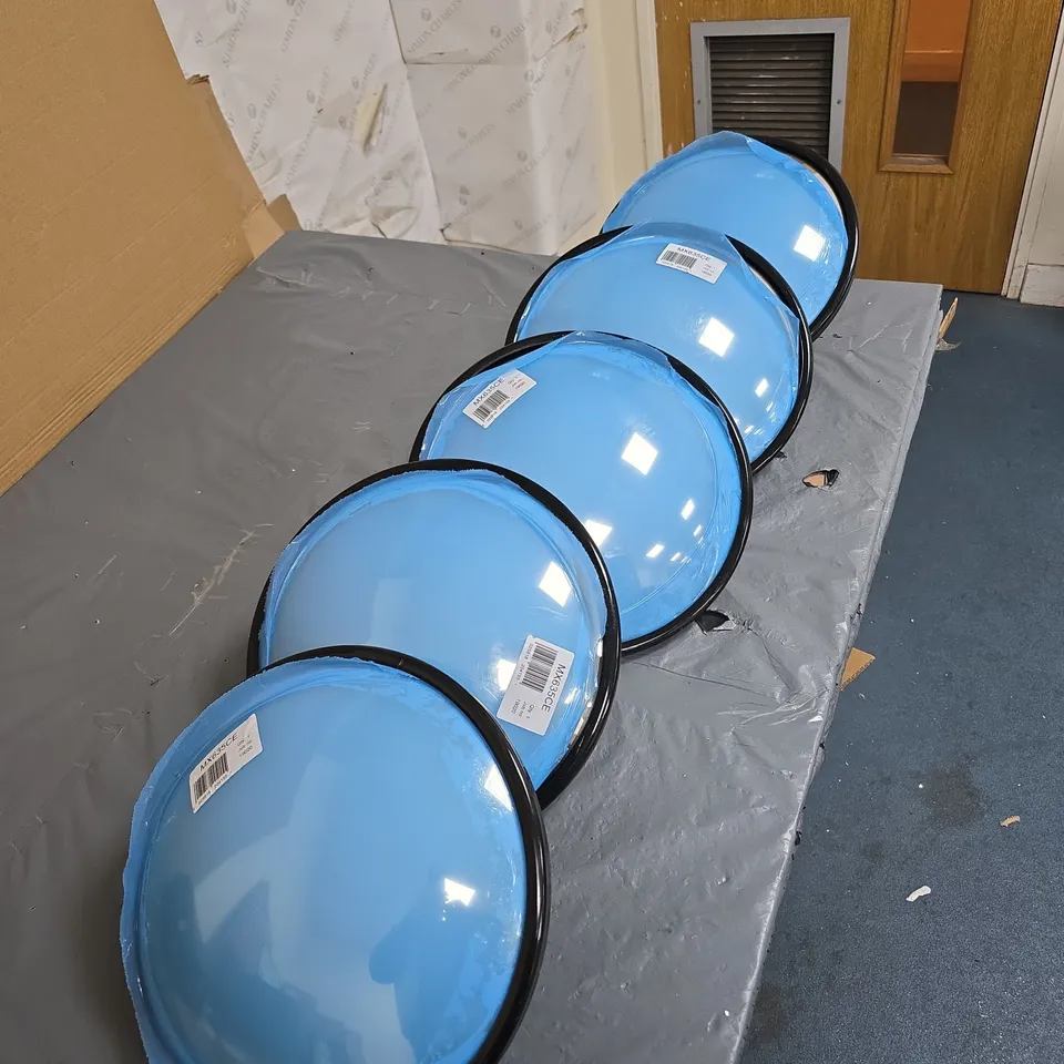 SET OF 5 REFLECTIVE MIRROR RIMS FOR A VEHICLE 