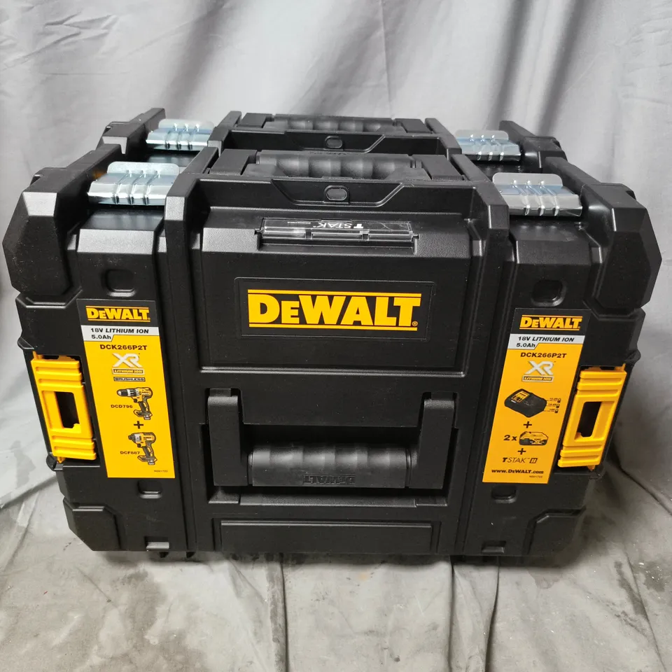 DEWALT TOUGH SYSTEM TOOLBOX 
