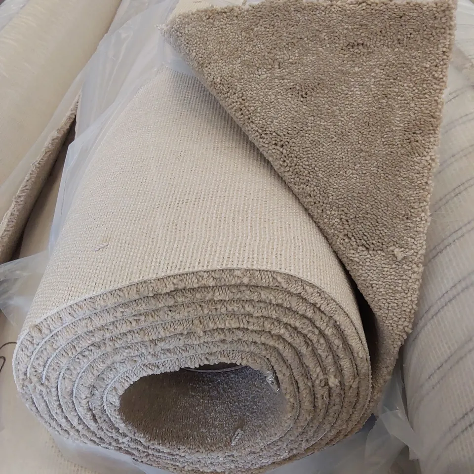 ROLL OF QUALITY EC HEARTLAND KEMPSEY CARPET // SIZE: APPROX 4 X 4.16m