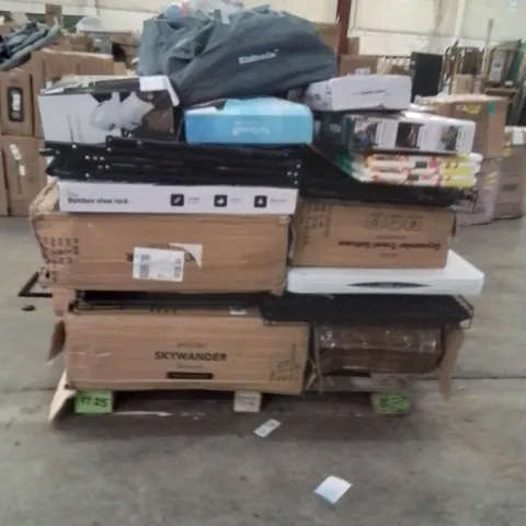 PALLET OF ASSORTED HOUSEHOLD GOODS AND PRODUCTS TO INCLUDE;SUITCASES,SUN LOUNGER,DOG CAGE,FOLDING TABLE,PREMIUM LEAF BLOWER 