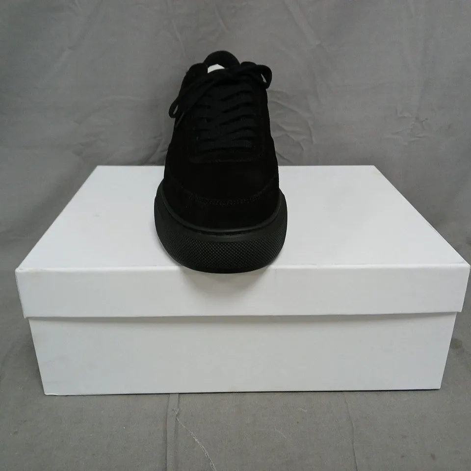 BOXED PAIR OF CLEENS COURT TRAINERS IN TRIPLE BLACK SUEDE SIZE UK 11.5